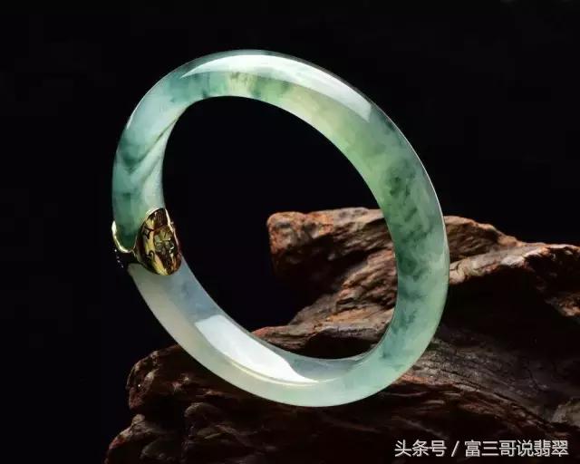 翡翠手镯断了如何处理,翡翠手镯断了怎么办