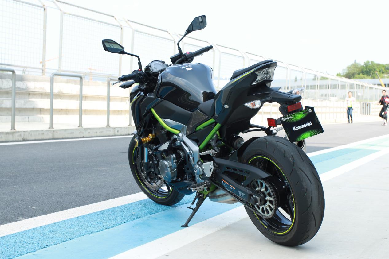 川崎z900有弯道abs吗,川崎z900拉爆