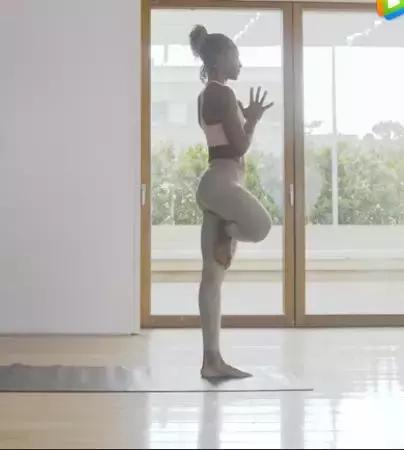 瘦腿拉筋板初级怎么练,正确拉筋方法一周瘦15斤