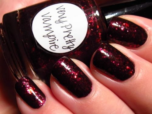 指甲油怎么涂才美丽又亮,适合一年四季都可以涂的指甲油