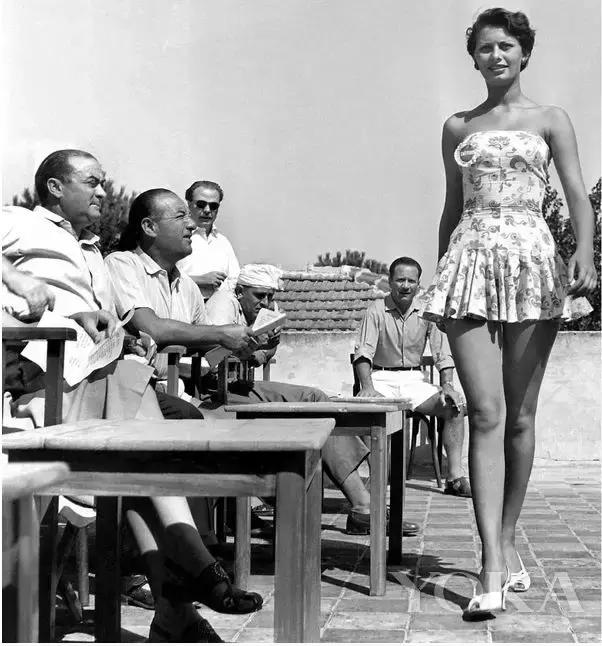 71岁拍裸体挂历，84岁仍是性感母神，她是不老的银幕经典