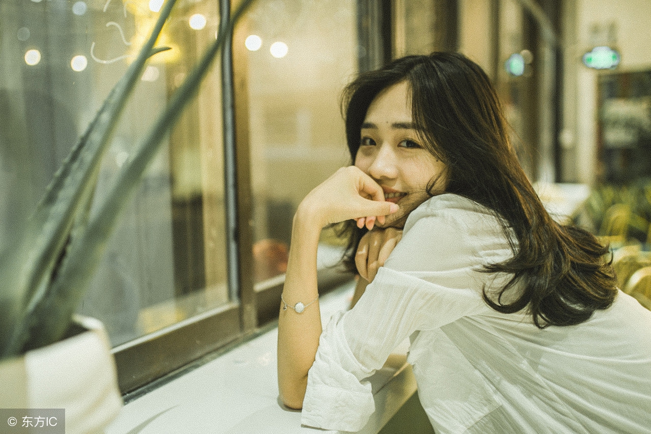 “你家连保姆都没有吗?还是你爸想把你当厨子培养?”