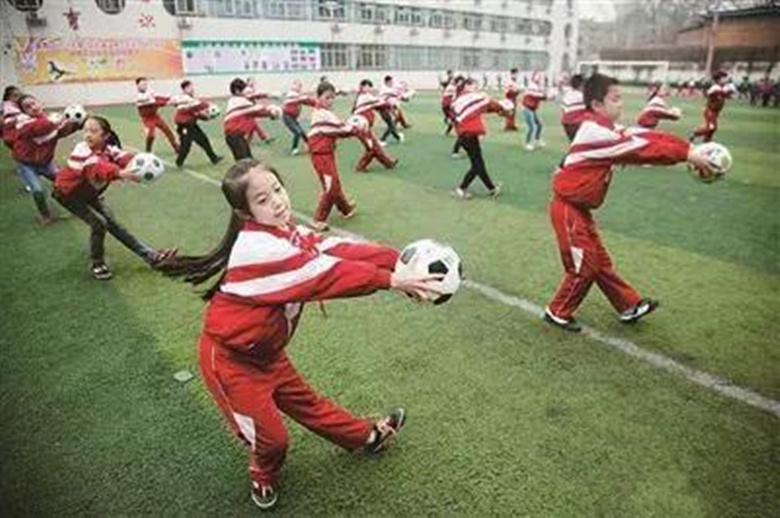 吐槽小姐姐足球,足球老大哥吐槽