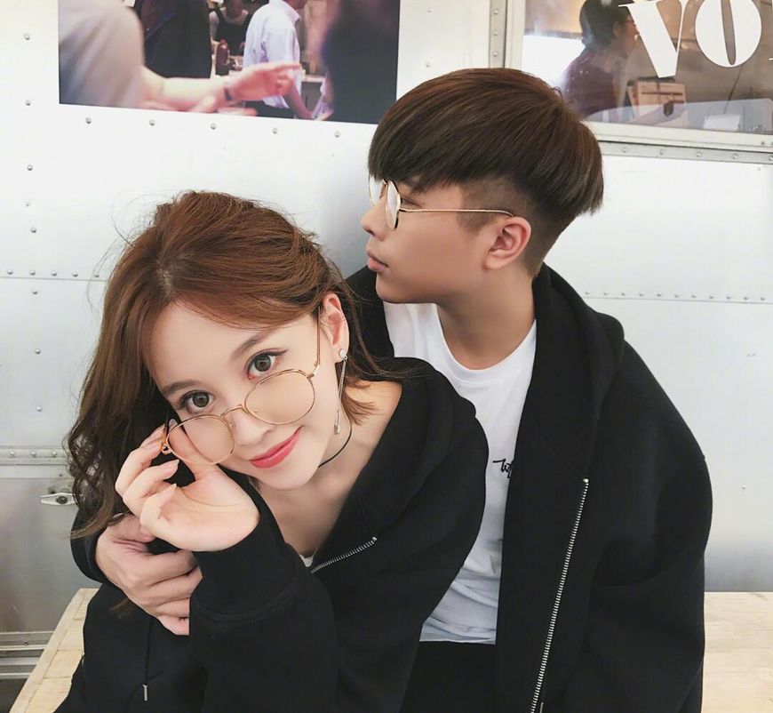 *播禁**日子不好受！美颜都遮不住卢本伟颓废，网友：晚上没消停