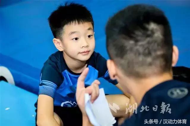 快乐足球最新视频,快乐足球内容简单