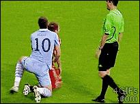 运动员为什么总喜欢摸鞋底,为什么运动员喜欢摸鞋底