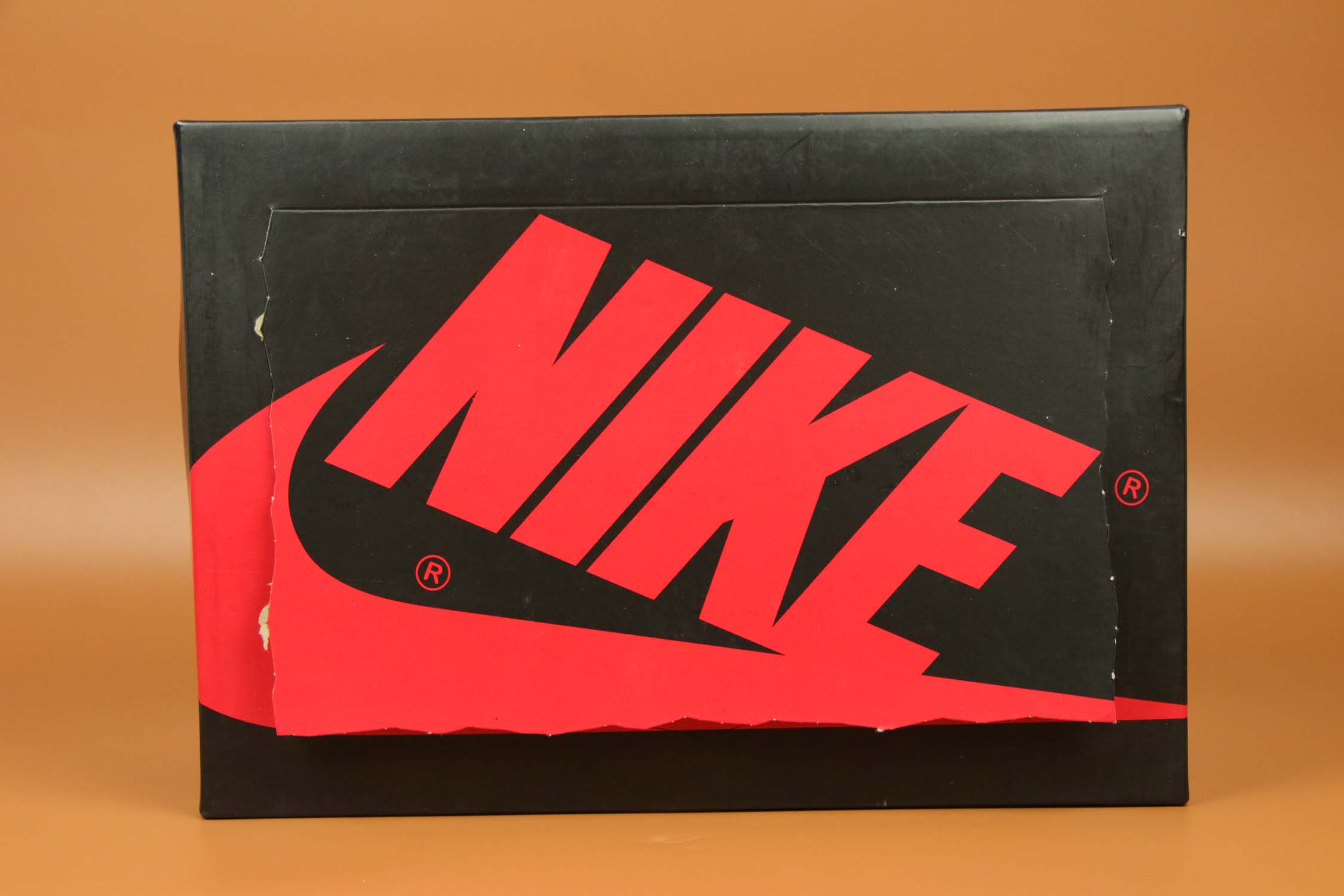 aj1北卡蓝联名ow什么皮面的,ow联名aj1北卡蓝明星穿搭