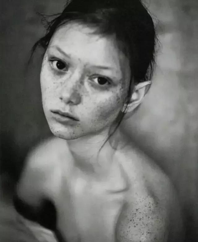 Dior:丑?不存在的!面瘫视觉系麻豆才是高级!