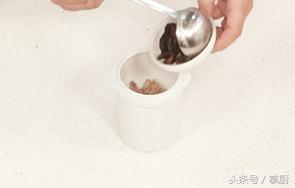 精选的灵芝，鲜美的鸡汤，滋补身子最佳选择！