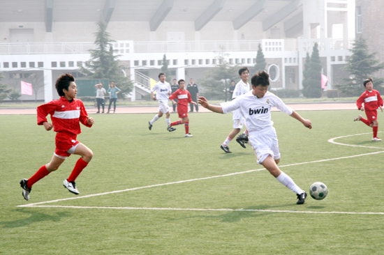 中国中产阶级培养孩子一个月花销,普通家庭培养一个本科生