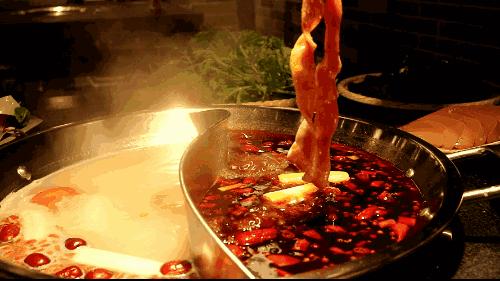 当外国人吃了火锅后，仿佛新世界的大门就被开启了