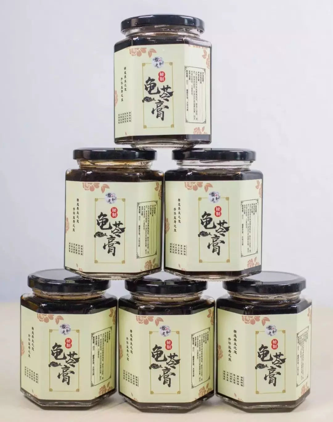 一周只卖3天网红龟苓膏，熬夜睇波食一盅即刻下火