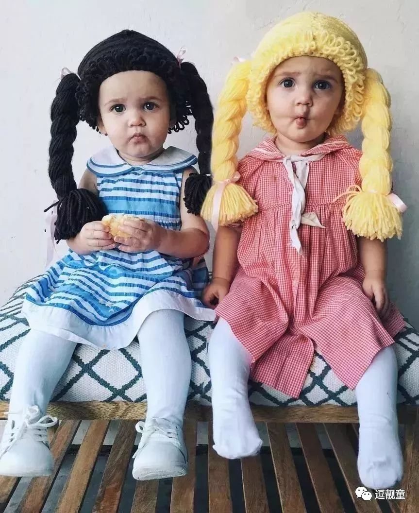 把自己装扮起来假装很酷,把自己打扮得酷一点