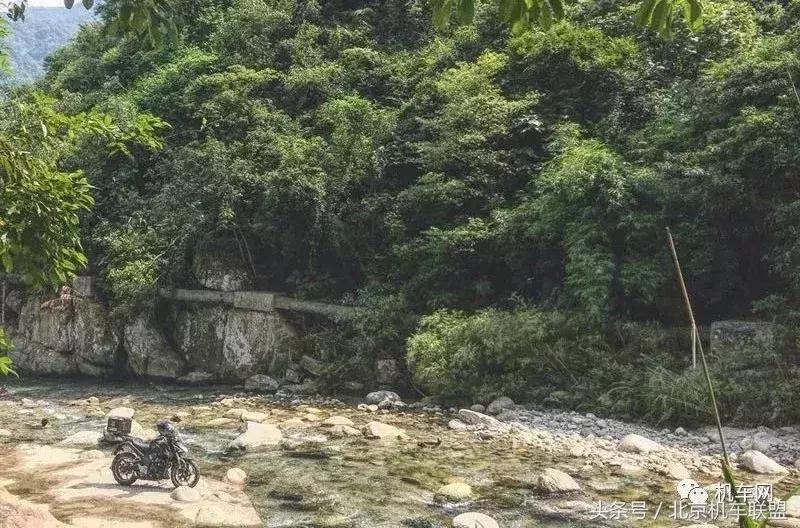 摩友旅途美景,摩友们感受骑行的独特魅力