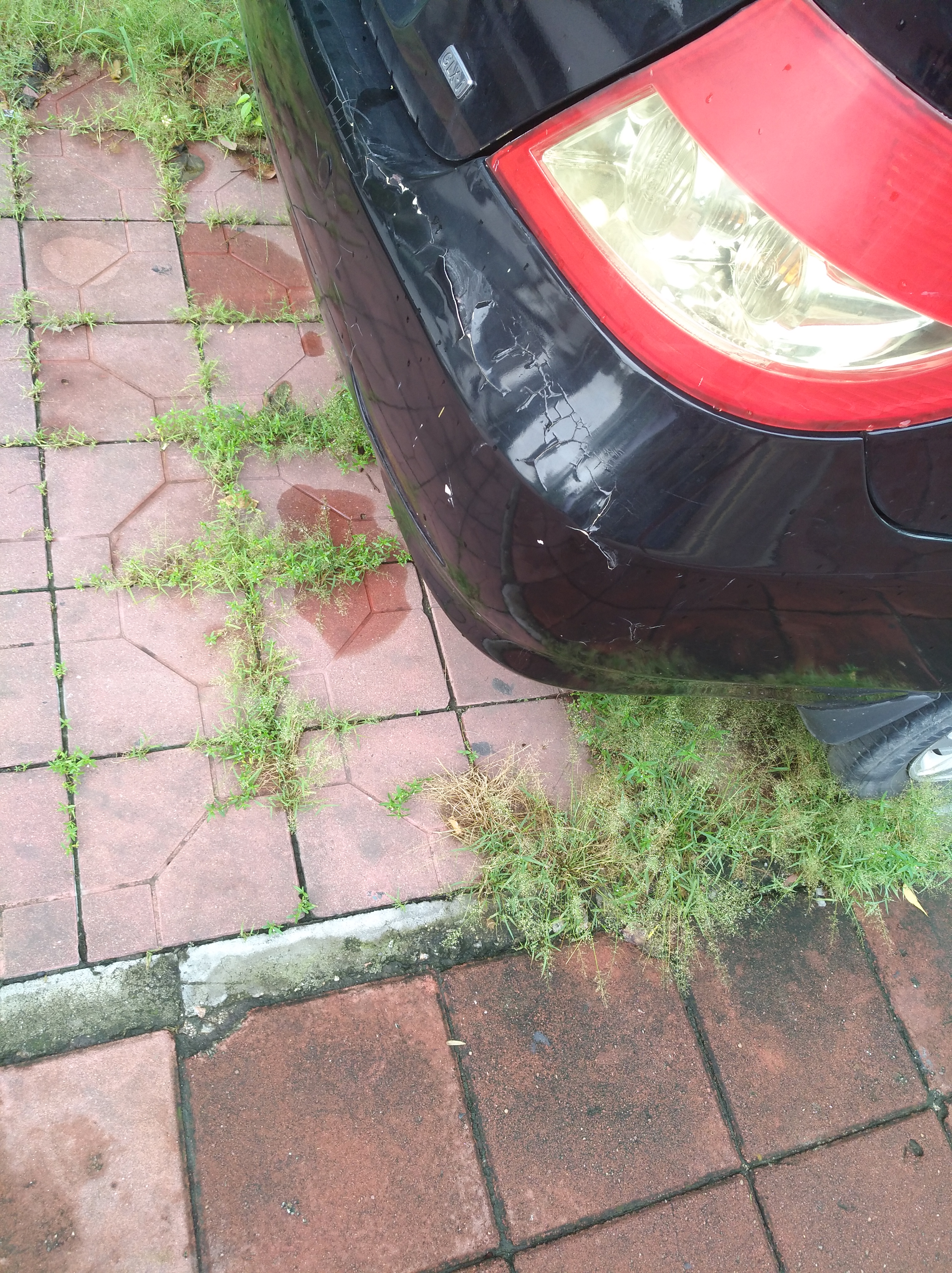 车的伤痕能分别新旧吗,车身上难免留下岁月的痕迹