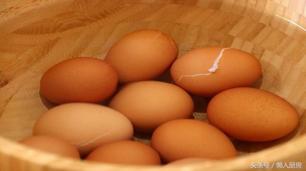 煮方便面时怎么才能做出溏心鸡蛋,溏心鸡蛋怎么做又简单又好吃