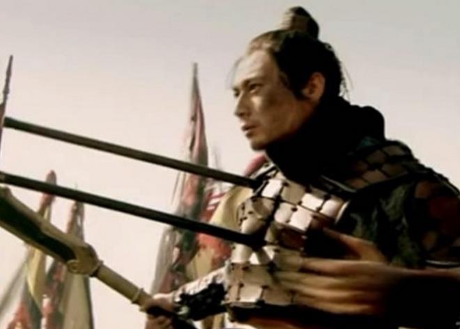 梁山头领宋江为何一心要接受招安,梁山有一个好汉最先看清宋江人品