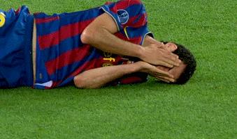 我们除了负责踢球，还负责搞笑，球场上的逗比瞬间