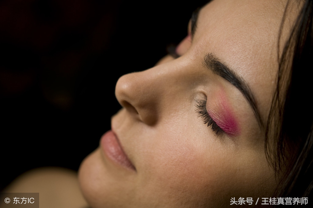 左眼皮跳跳真的是好运到吗,左眼皮跳预示的是好运还是厄运