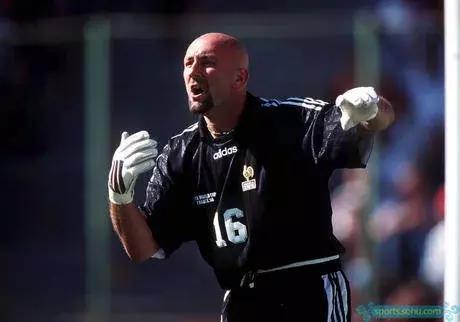 卡恩和圣卡西谁厉害,圣卡西对卡恩