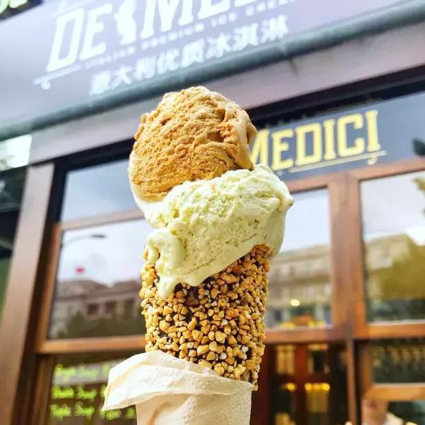 只活5分钟的短命冰激凌，花椒味PK咸蛋黄味，谁更好吃？