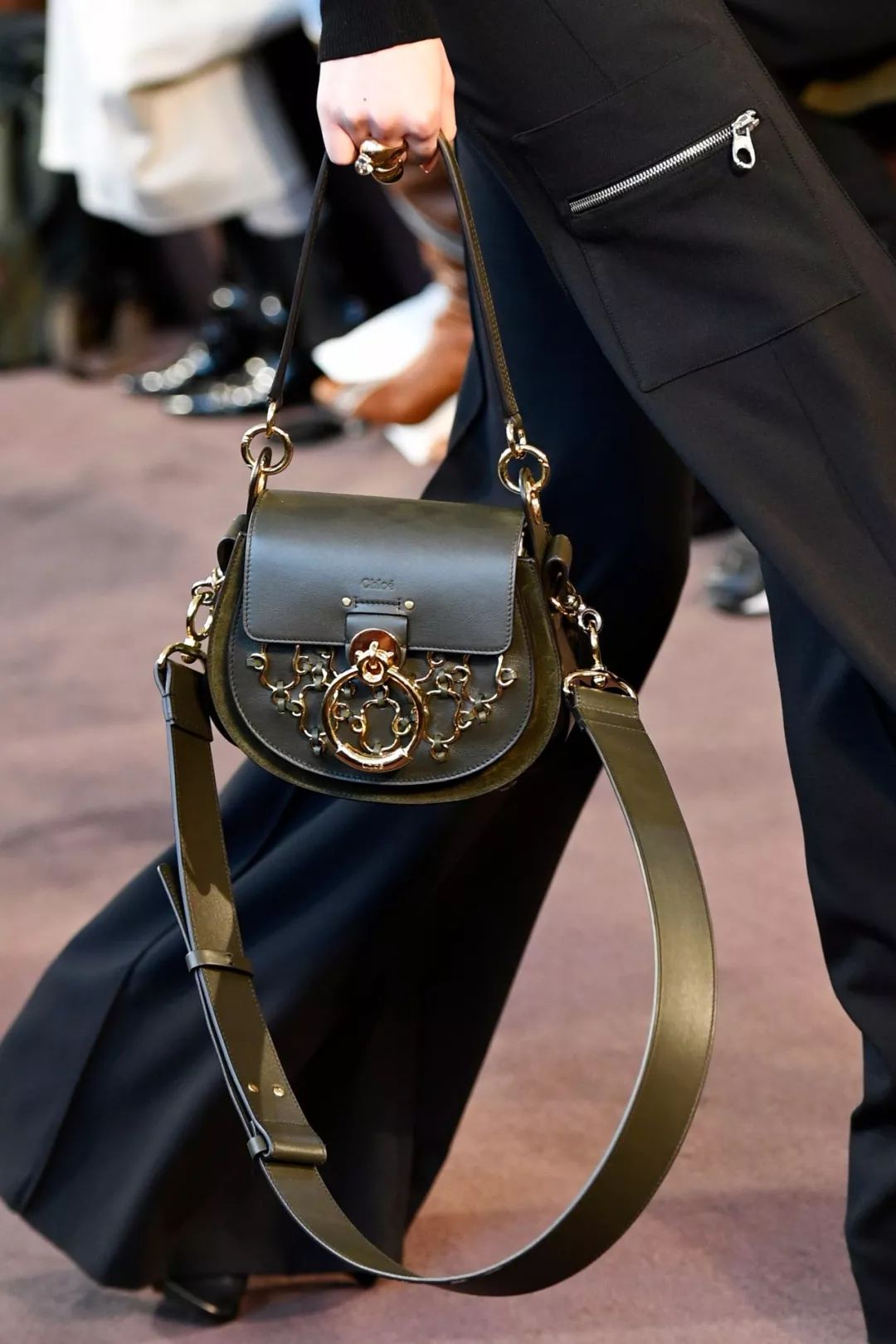 买包包就像白送的一样,买包就是投资