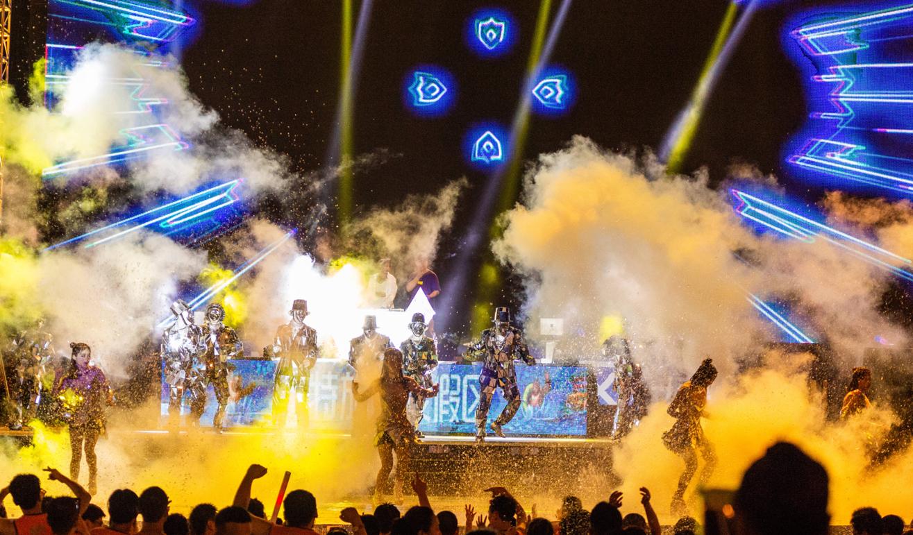 万人同看欧洲杯,方特世界杯狂欢节