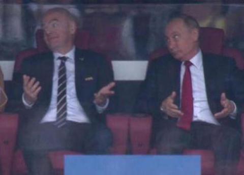 法克总统“秀恩爱”让普京很无奈,被无视尴尬笑世界杯成政治秀场