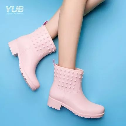 下雨天穿雨衣怎么好看,下雨天穿雨衣怎么才能保证不湿