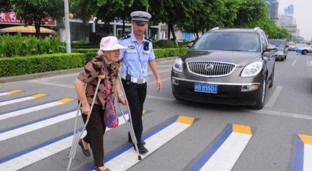 开车不小心撞人导致重伤怎么处理,开车不小心撞人后正确处理流程