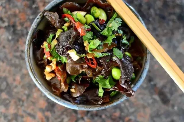 木耳怎样泡发又软又好吃,木耳怎么泡营养最丰富