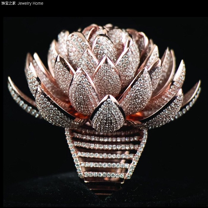 世界杯暂告段落，足球钻石来凑热闹！