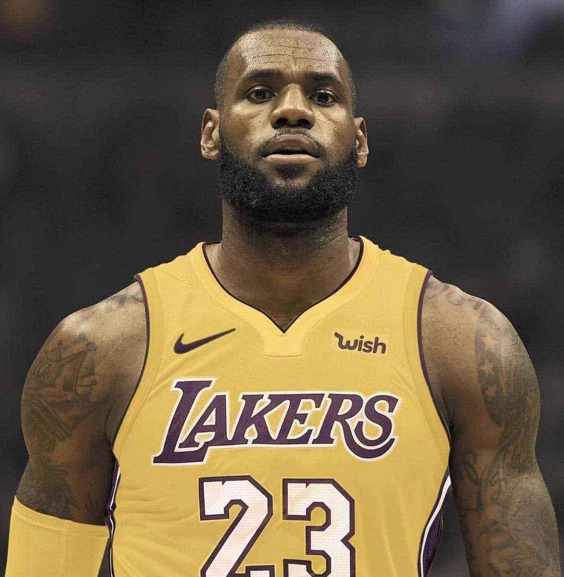 罗纳尔多放在现在什么水平,费德勒单反强吗