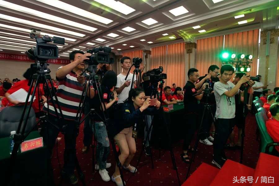 古隆中窖龄12年浓香型白酒多少钱,世界杯新出的酒