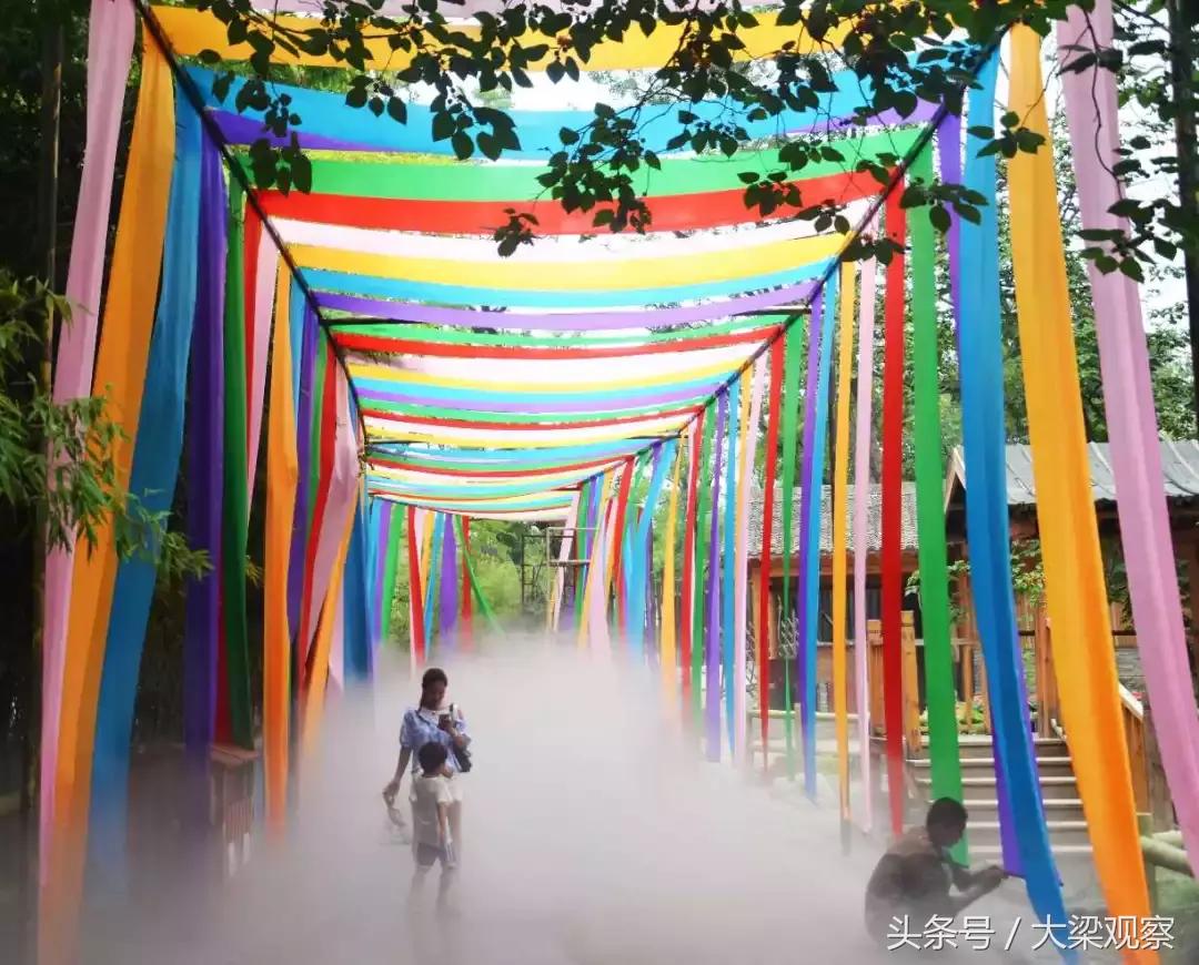 世界杯足球宝贝巡游,足球宝贝秀现场