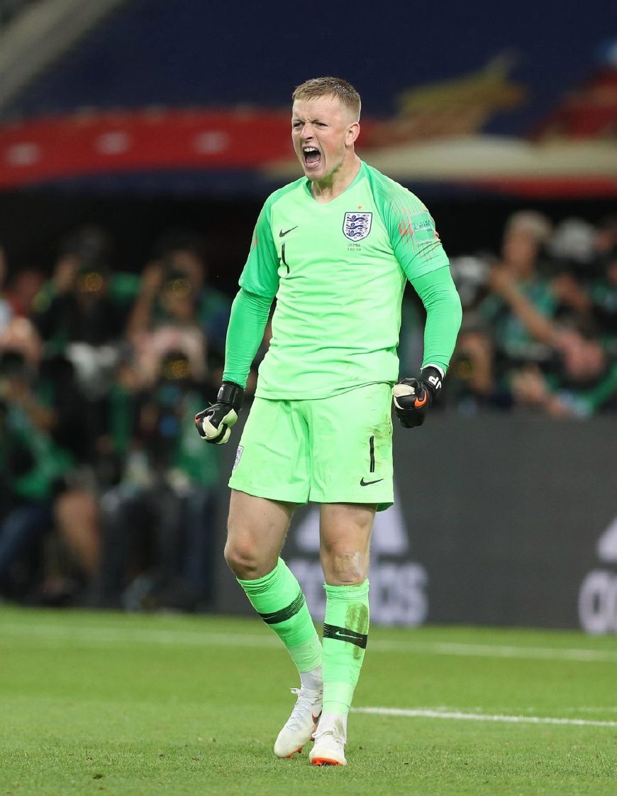 踢足球能挣多少钱,踢英超有多赚钱