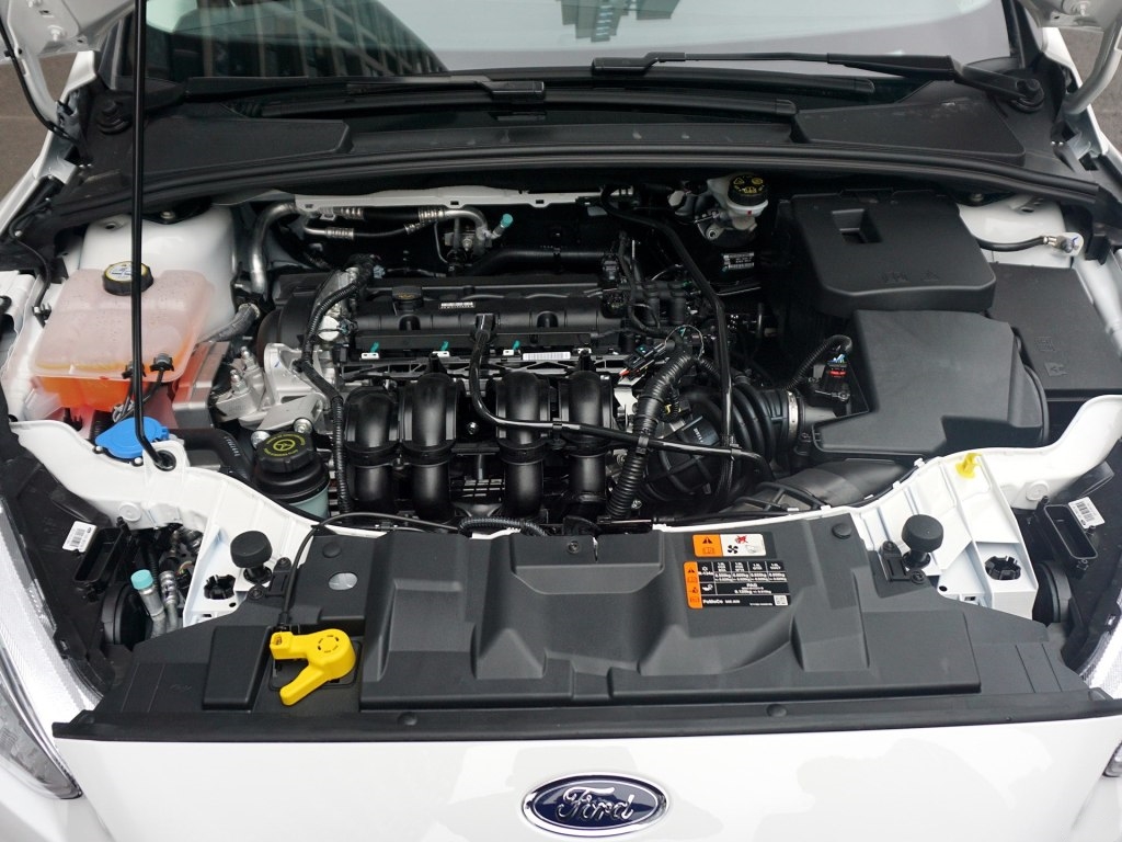 福特福克斯三厢2021款stline试驾,福克斯active降价5万