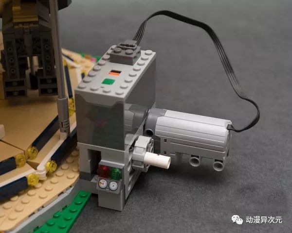 旋转木马乐高摩天轮,旋转木马感受童年