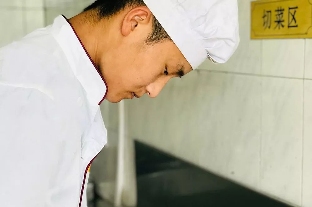 绿色军营场景,绿色军营的风景线