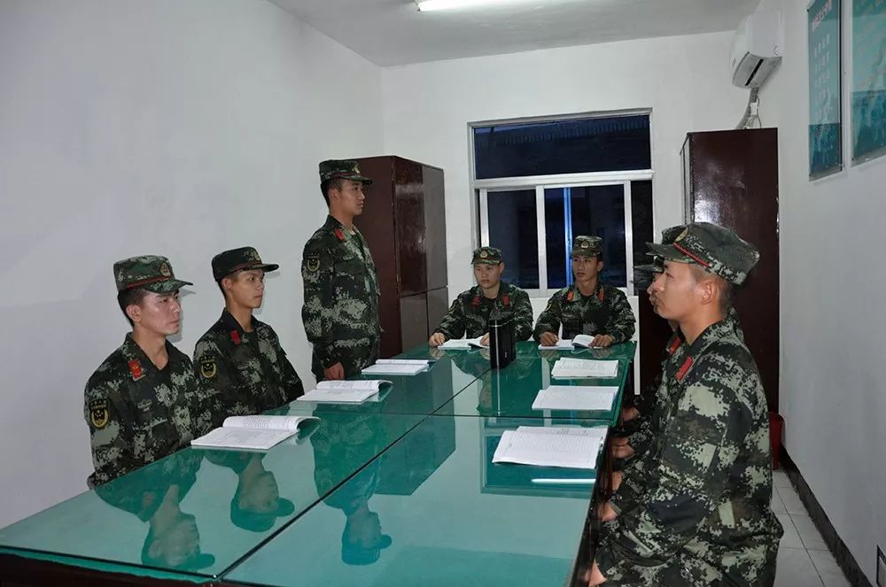 绿色军营场景,绿色军营的风景线