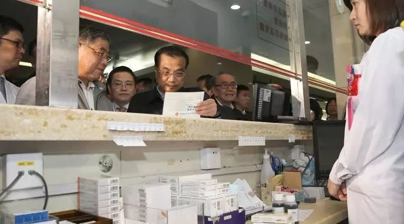 民航机票退改签收费标准,民航局免费退机票最新规定