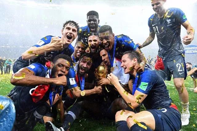 法国足协标志,法国足协凯旋门