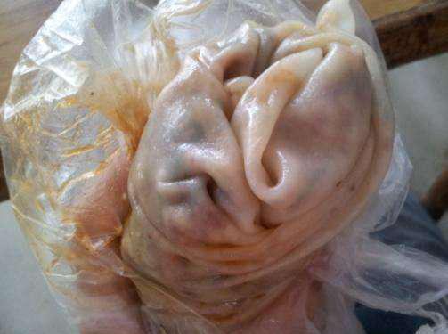 大妈街头摆摊卖冰凉小吃,大妈特色小吃生意