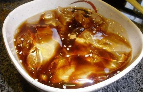 龟苓膏的美食故事,龟苓膏真正的做法里面有没有龟壳