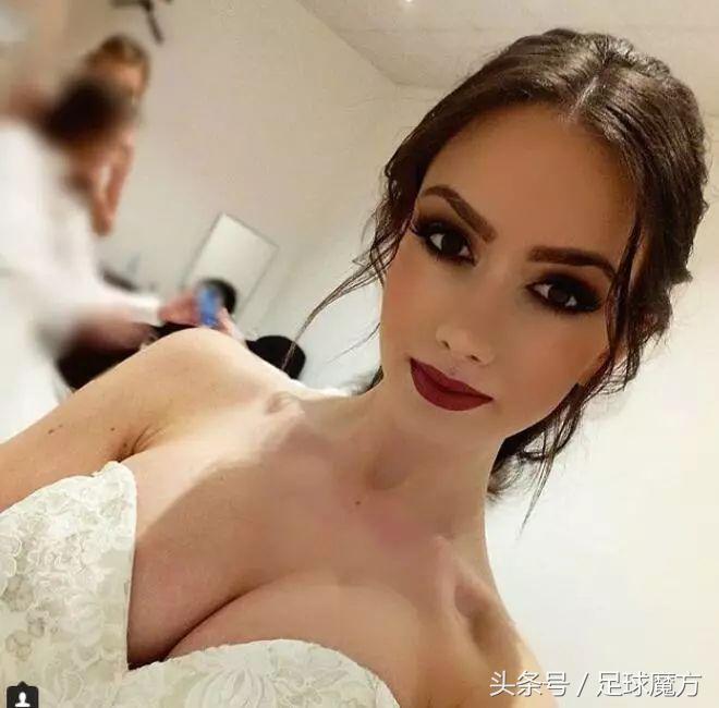 这位“不务正业”的天气女郎因足球一踹成名