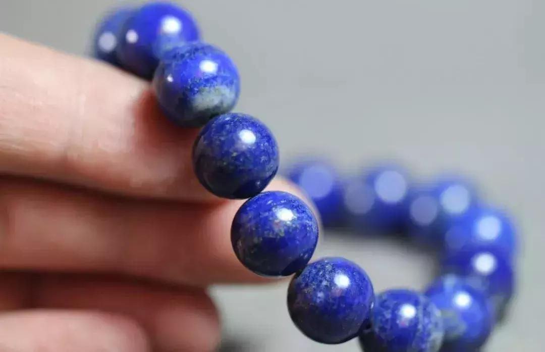 钻石不会变色吗是真的吗,成色不好的钻石会掉颜色吗