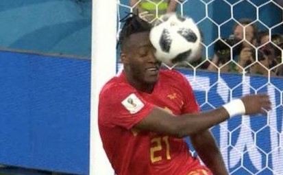 世界杯爆笑瞬间！火星回来的拉莫斯，再也不想和某人看球的外星人