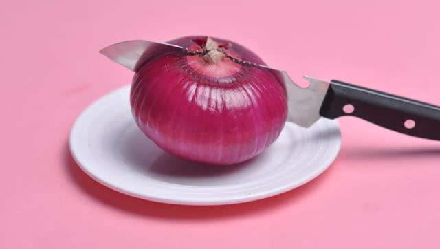 切洋葱有什么办法不辣眼睛吗,洋葱怎么切才不辣眼睛的小妙招