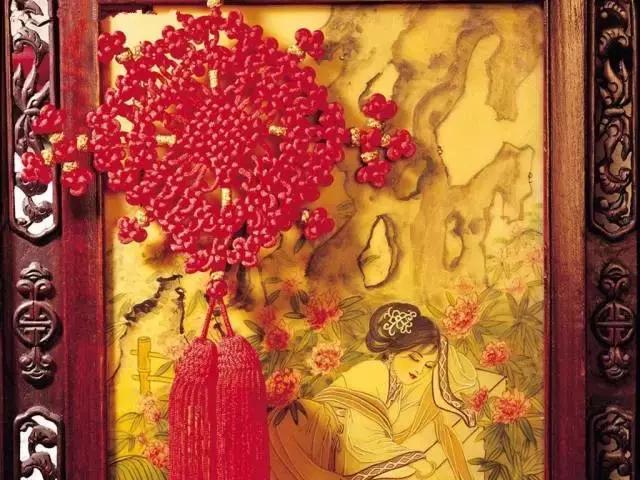 中国结是中国的一种传统而典型,中国结的样式和寓意