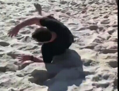 内马尔模仿,内马尔对着镜头笑照片